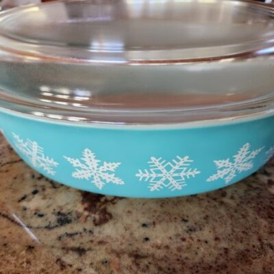 Vintage Pyrex Turquoise Snowflake Set