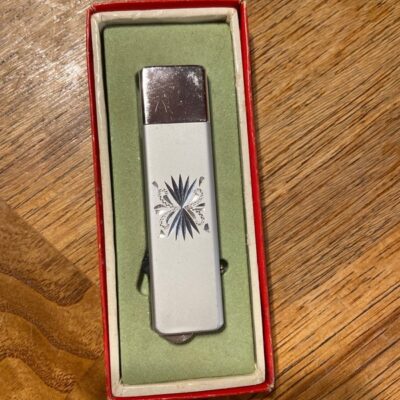 Vintage Limely L lighter in box