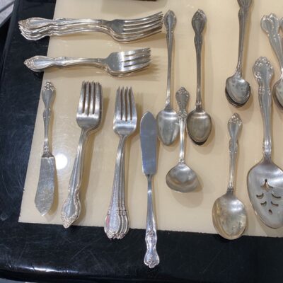 Oneida and Community Flatware Lot Mixed (105 total)