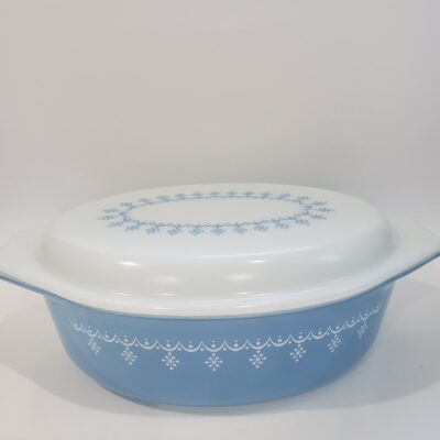 Pyrex Pattern : Snowflake Blue Period of Production: 1972-1976 Oval Casserole