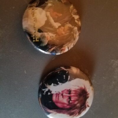 Labyrinth buttons