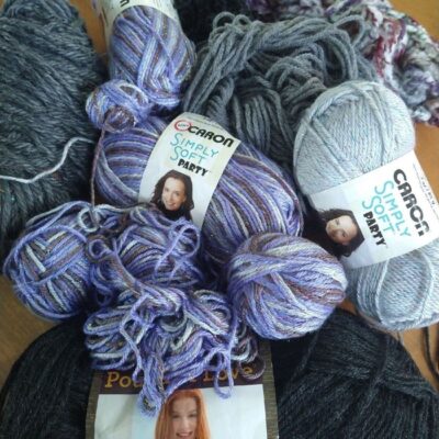 Yarn Caron lavender charcoal grey