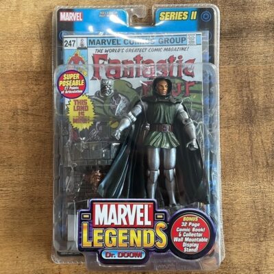 2002 Marvel Legends | Series 2 | Dr Doom w/ Comic Book & Display Stand