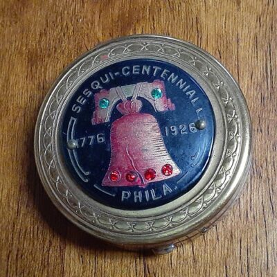 old 1926 Philadelphia Sesquicentennial Exposition Makeup Compact Liberty Bell