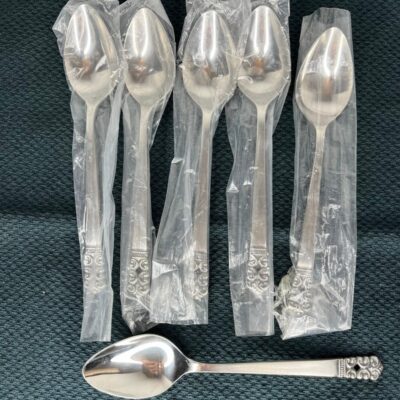 Vintage Stainless Flatware WM Dalton Stanley Roberts Marquesa 6 Teaspoons NEW