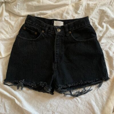 High waisted distressed black jean short