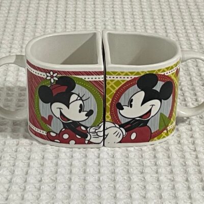 Disney Minnie and Mickey Mouse Flat End His and Her Hug Mugs Hearts Love rare