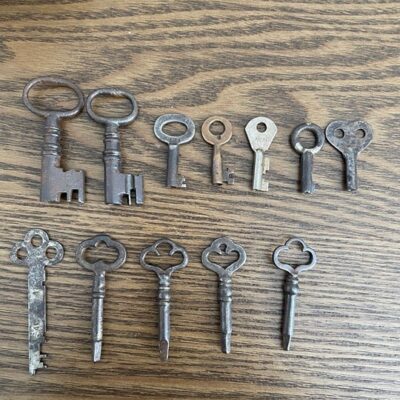 SKELETON KEYS — LOT OF 12 — VINTAGE