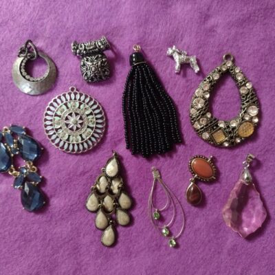 Jewelry LOT SALE – 11 Piece Pendant Mix