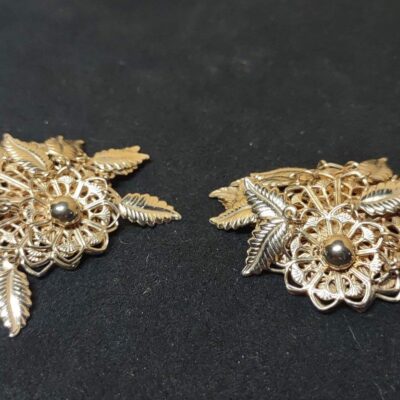 Vintage Gold Tone Layered Leaves ChaCha Earrings with Filigree Flower