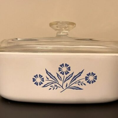 Vintage CORNING WARE Blue Cornflower Square 2 LITER A-2-B With Pyrex Lid