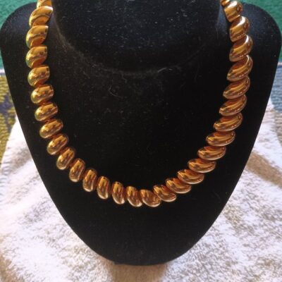 Goldtone Vintage Ropelike Choker Necklace.