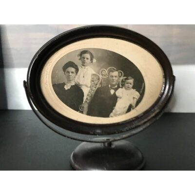 Antique Nathan M Stone Chicago Oval Metal Frame Family Photo Baby & Girl