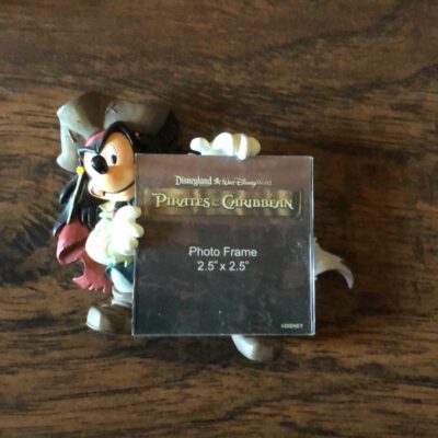 Disneyland Pirates of the Caribbean photo frame magnet