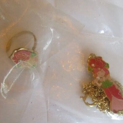 NIP NOS Kenner Rose Petal Place Necklace & Ring RARE!