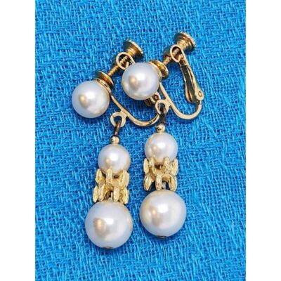 Napier Gold Tone Faux Pearls Dangle Drop Earrings Screw Back Clip-on Vintage