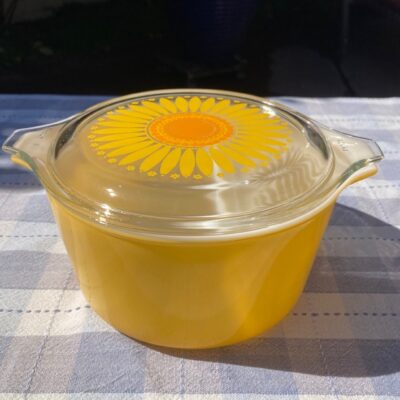 Vintage Pyrex Sunflower 473 Casserole