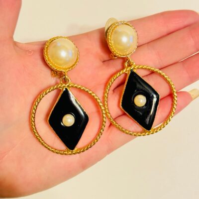 Earrings VTG Casino Diamonds Suit gold tone Clip dangle Cabochon Rope Pearl Bold