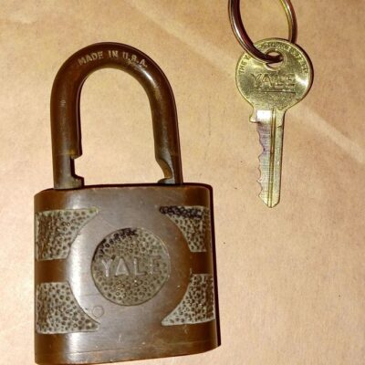 THE PERSON WHOM WANTED THIS PLEASE CONTACT ME/JUST VINTAGE YALE PADLOCK WITH KEY