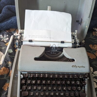 OLYMPIA SM3 TYPEWRITER