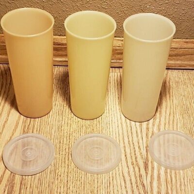 Vintage Tupperware Tumblers Juice Cups with lids  Lot of 3 Nice