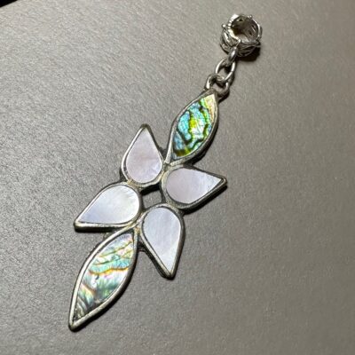 Alpaca Mexico Silver Mother of Pearl Abalone Shell Flower Pendant Charm