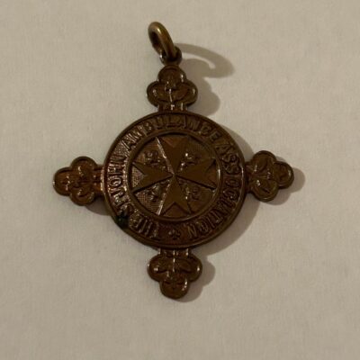 ST JOHN AMBULANCE ASSOCIATION MEDAL PENDANT WORKER WEAR ANTIQUE VINTAGE MEDICAL