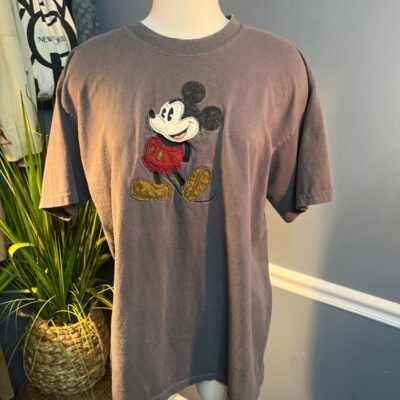 Vintage Disney Workd Felt design Mickey Mouse T-shirt Made in the USA Large