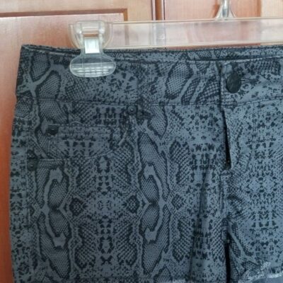 Snake Shorts Size 5